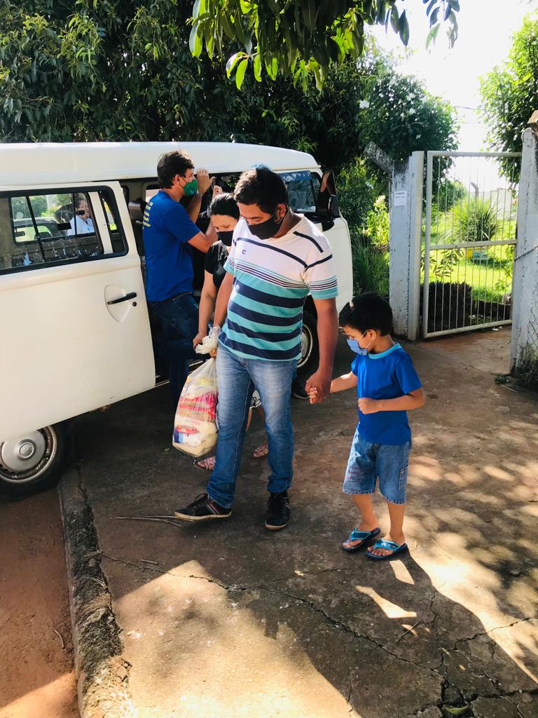 Prefeitura De Trindade Entrega Cestas De Alimentos A Moradores No Setor