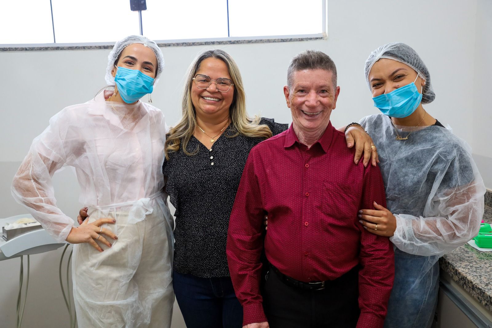 Centro de Especialidades Odontológicas entrega próteses completas para pacientes em Trindade