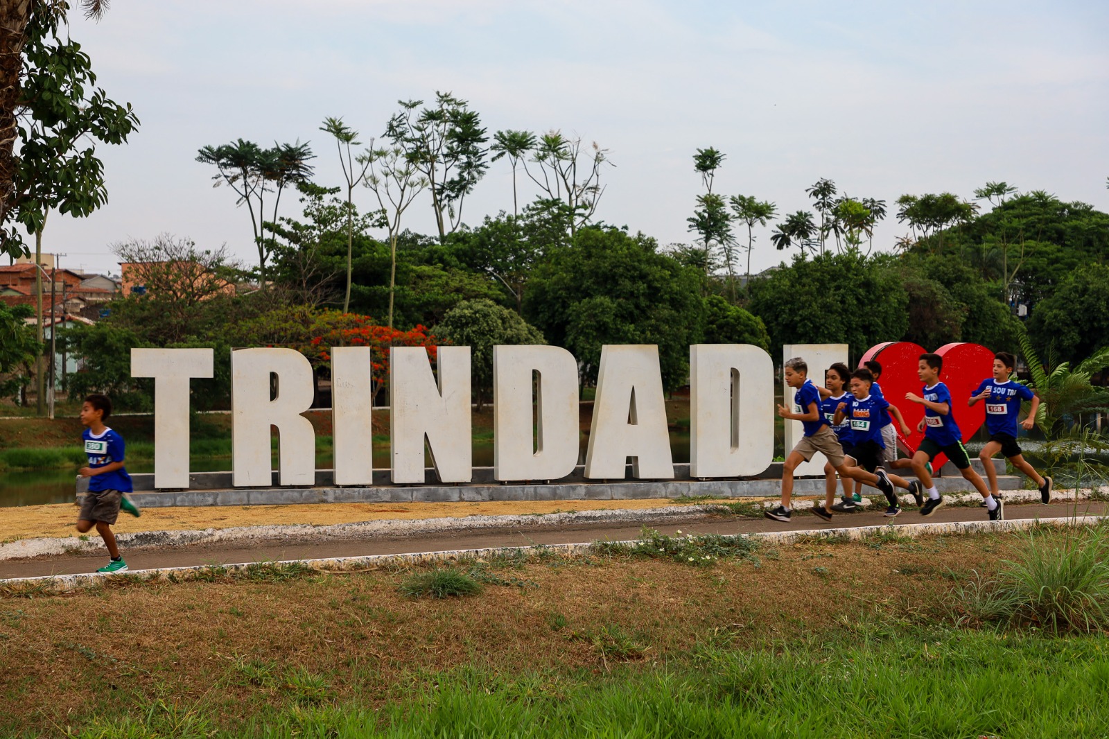 Maratoninha Kids 2025 leva esporte e alegria para mais de 200 crianças em Trindade