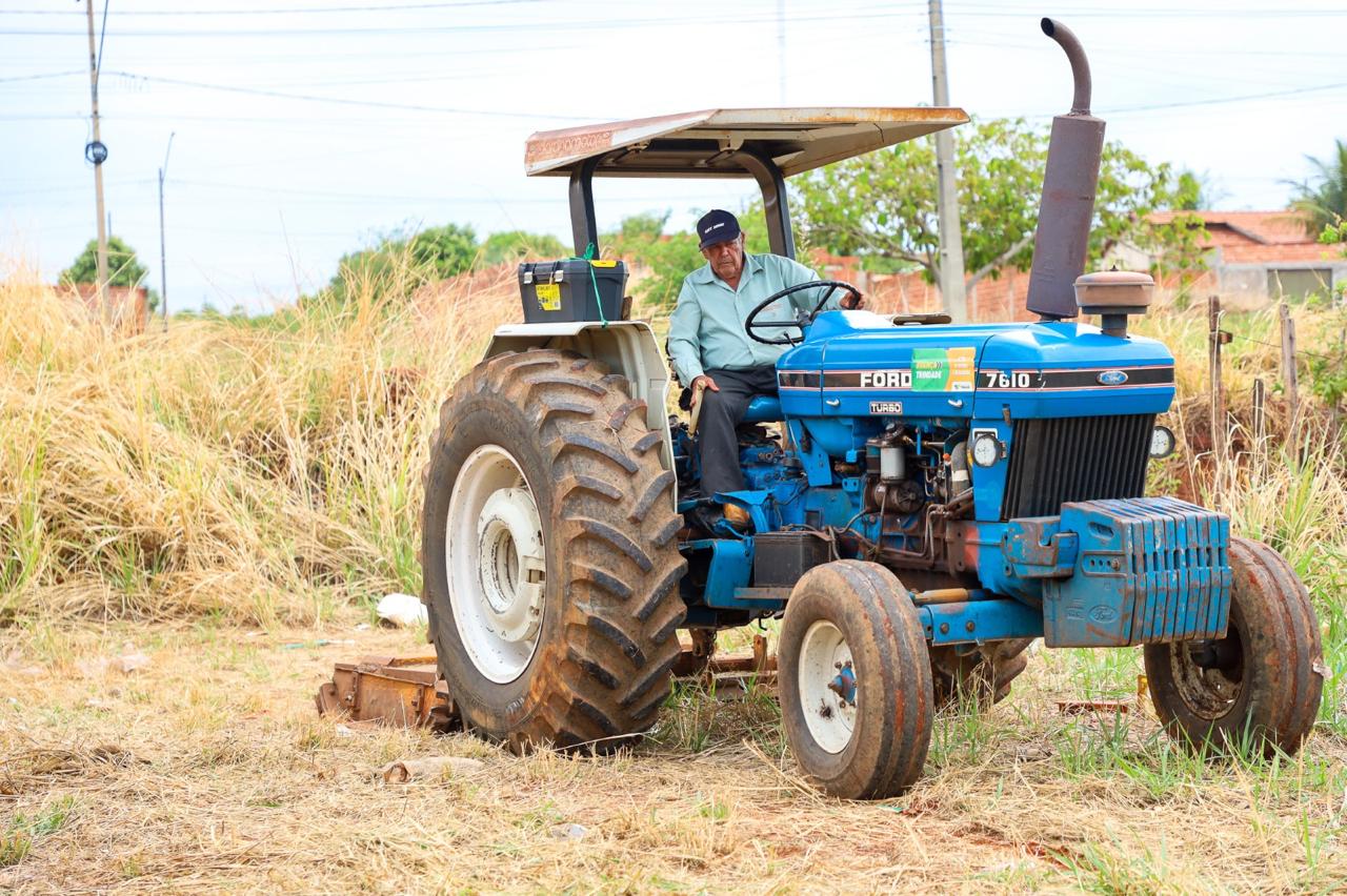 Prefeitura intensifica limpeza e manutenção urbana com chegada do período chuvoso