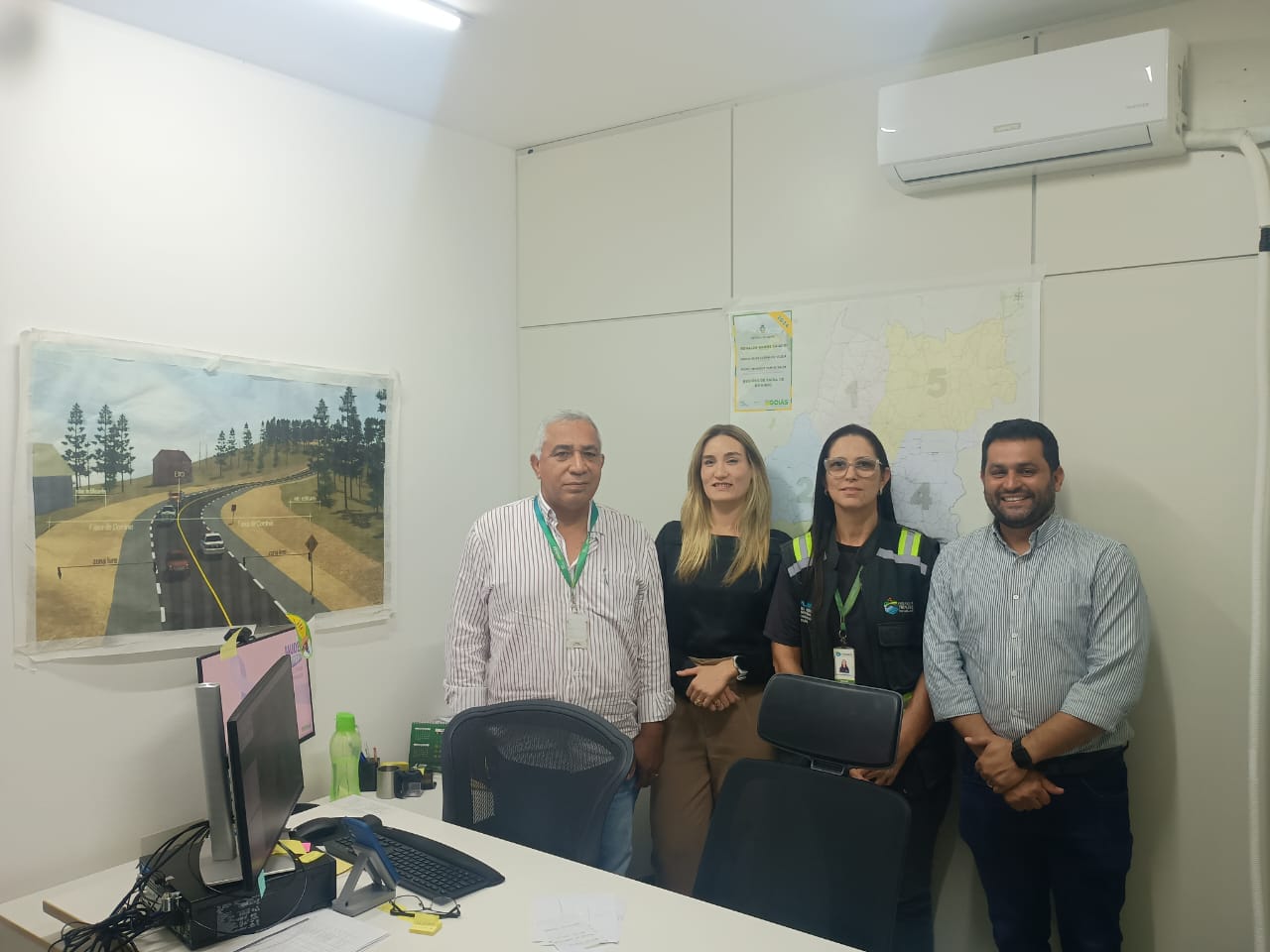 Secretário de Planejamento Urbano, Habitação e Regularização Fundiária de Trindade busca melhorias na urbanização em reunião com equipe técnica da Goinfra