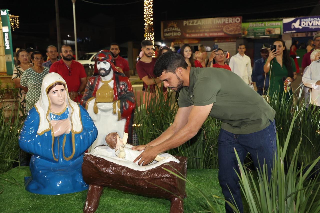 Missa na Igreja Matriz e entrega de panetones a profissionais de saúde marcam noite de Natal em Trindade
